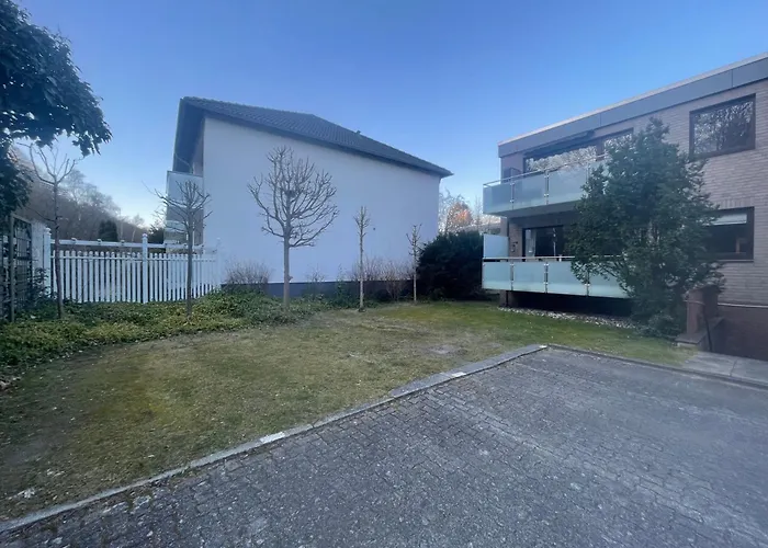 Zur Kleinen Insel TOP Lage 3 Min zum Strand, Blick in den Wald, perfekt für Paare und Familien mit Strandkorb -Hauptsaison- und Parkplatz Timmendorfer Strand